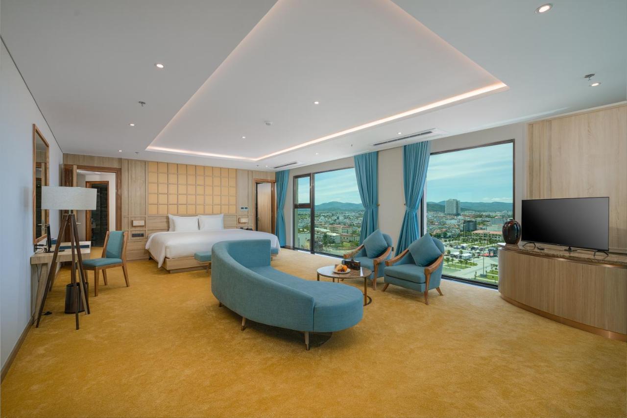 Sala Grand Tuyhoa Hotel Туихоа Экстерьер фото